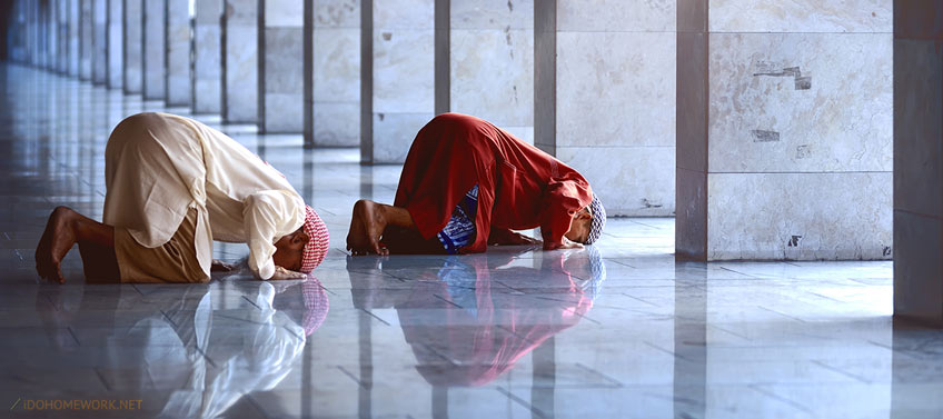 Praying Muslims